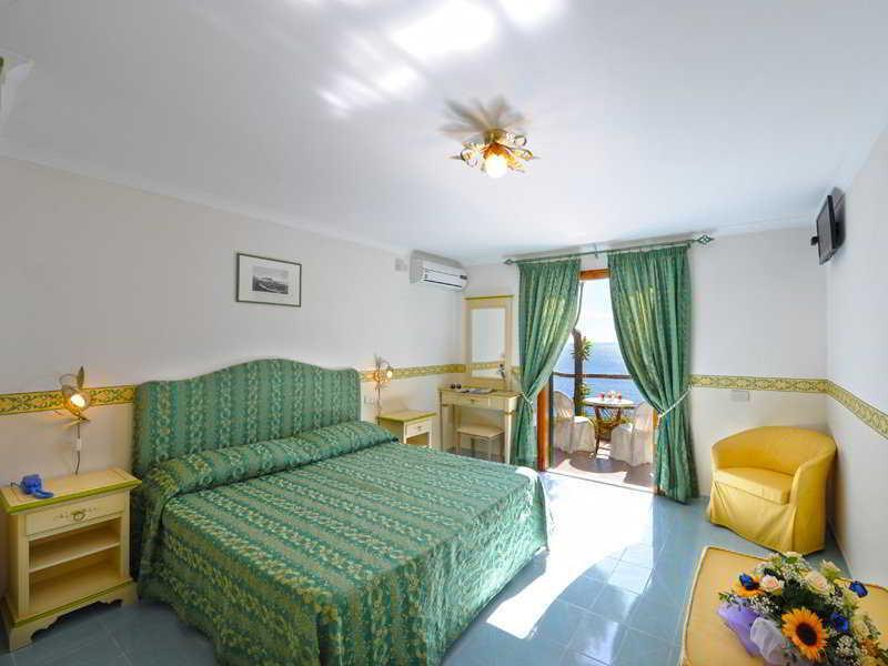 Hotel Torre Saracena Băile Herculane Oda fotoğraf